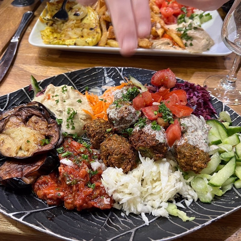 Chez Hanna in 54 Rue des Rosiers