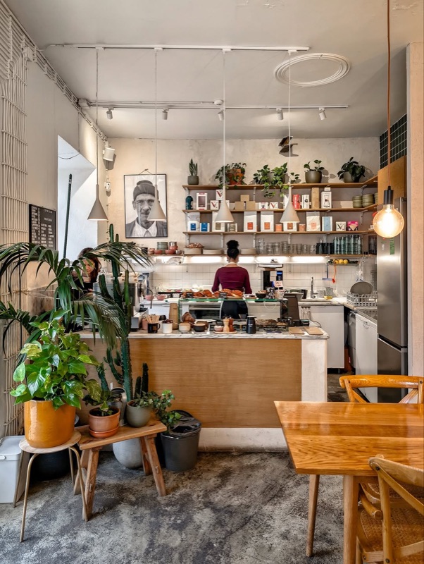 Hello, Kristof in Lisbon