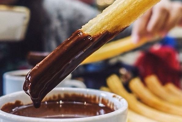 Churrería de Esparteros in Calle de Esparteros