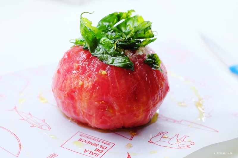 Sala de Despiece in Chamberí — Sala de Despiece offers a unique, edgy dining experience resembling a futuristic