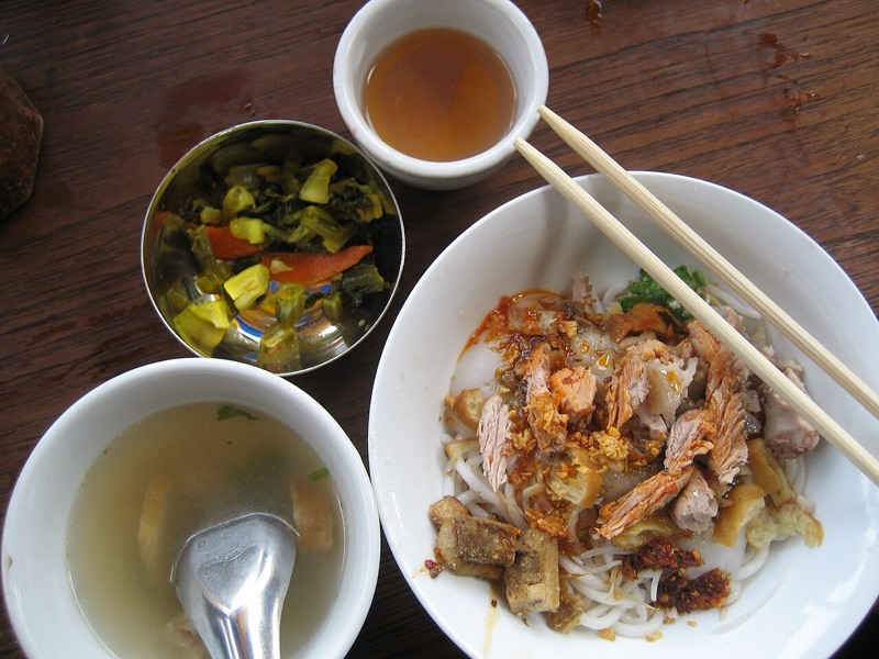 16th Street Myee Shay noodle stall in Mandalay