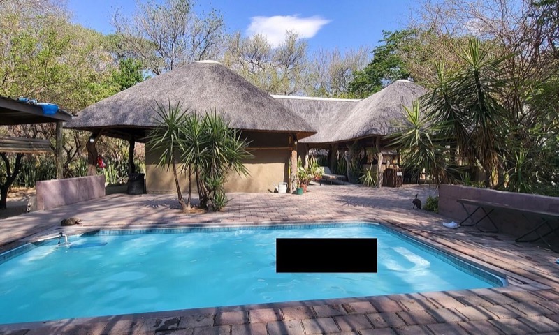 Discovery Bed & Breakfast in Outskirts of Maun, traditional village setting
