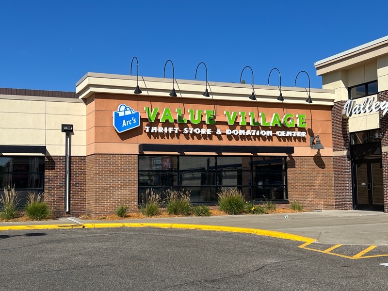 Arc's Value Village in Richfield (South Metro) — Arc's Value Village is a sprawling, well-organized traditional thrift store with