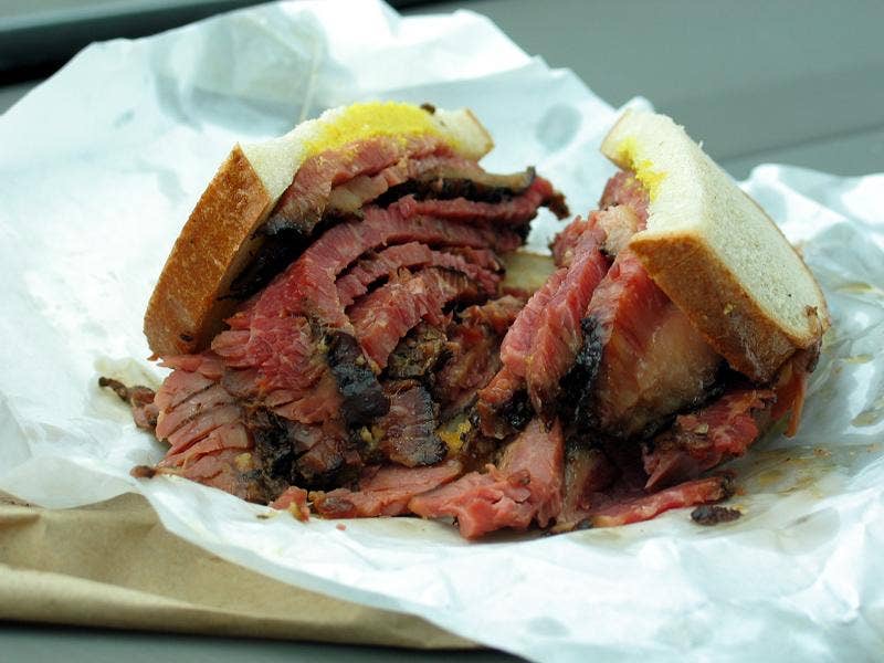 Snowdon Deli in 5265 Décarie Blvd, Côte-Saint-Luc