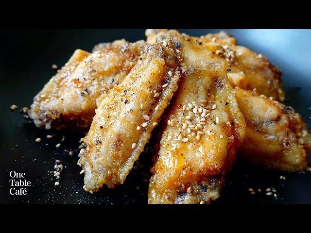 Nagoya Tebasaki Kakureya Honten (名古屋手羽先 隠れ家本店) in Sakae