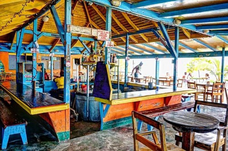 Alfred's Ocean Palace beach bar in Negril