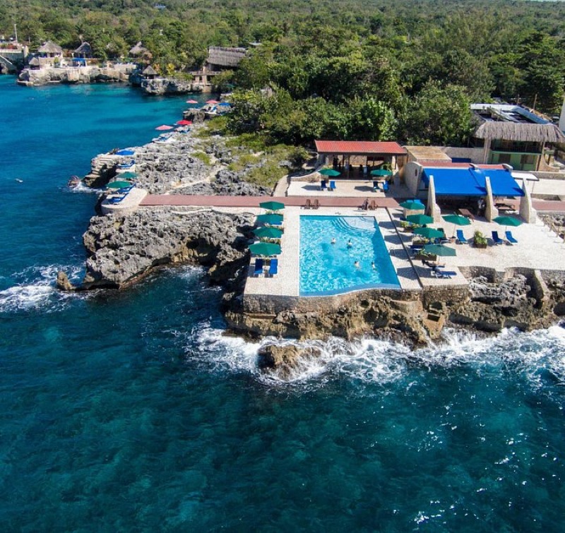 Rockhouse Hotel cliff bar in Negril