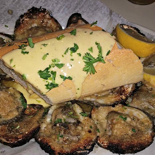 Felix's Restaurant & Oyster Bar in French Quarter — A popular, casual French Quarter oyster bar, Felix's is famous for its fresh raw