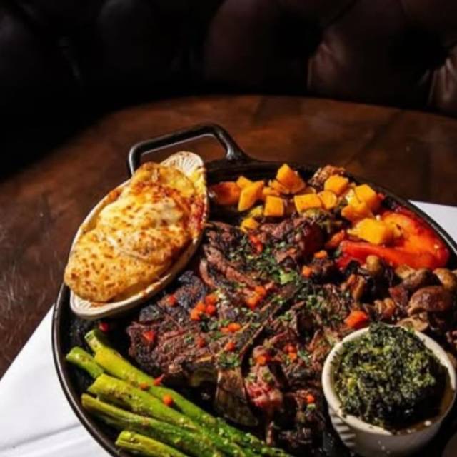 Dickie Brennan's Steakhouse in French Quarter — A quintessential New Orleans steakhouse experience, Dickie Brennan's blends clas