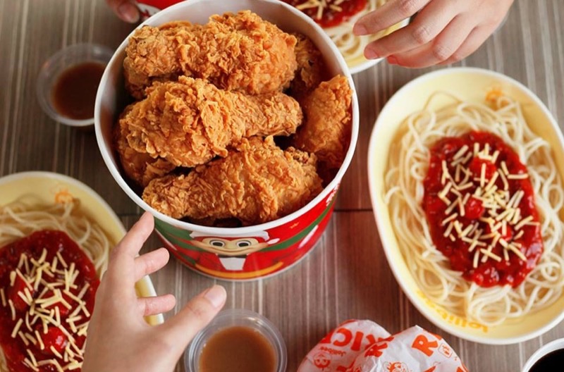 Jollibee in NYC — Filipino Chickenjoy fried chicken