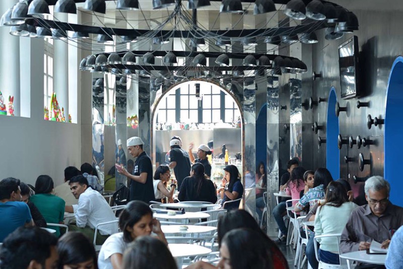 Cha Bar at Oxford Bookstore in Connaught Place, Delhi