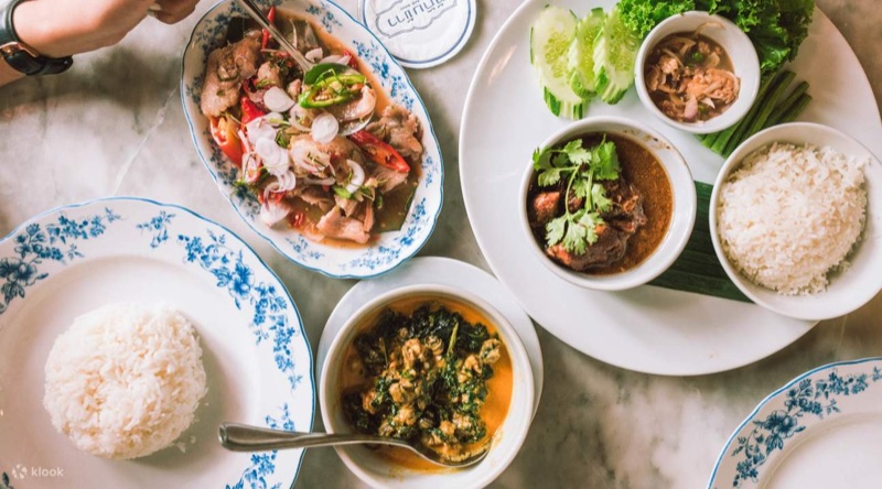 Tu Kab Khao southern Thai food in Old Town Phuket