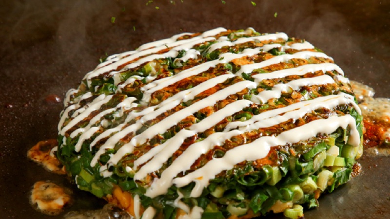 Okonomiyaki Sanpei in Shinsaibashi, Osaka