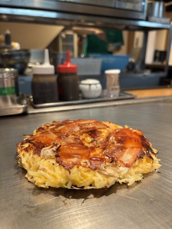Takekurabe okonomiyaki near Namba, Osaka