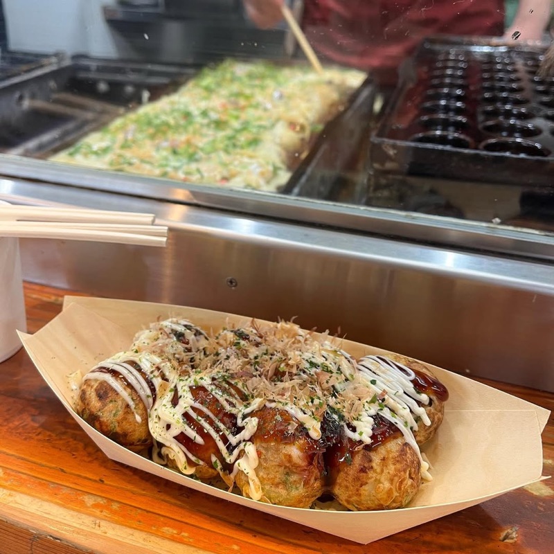 Hanadako takoyaki in Umeda, Osaka