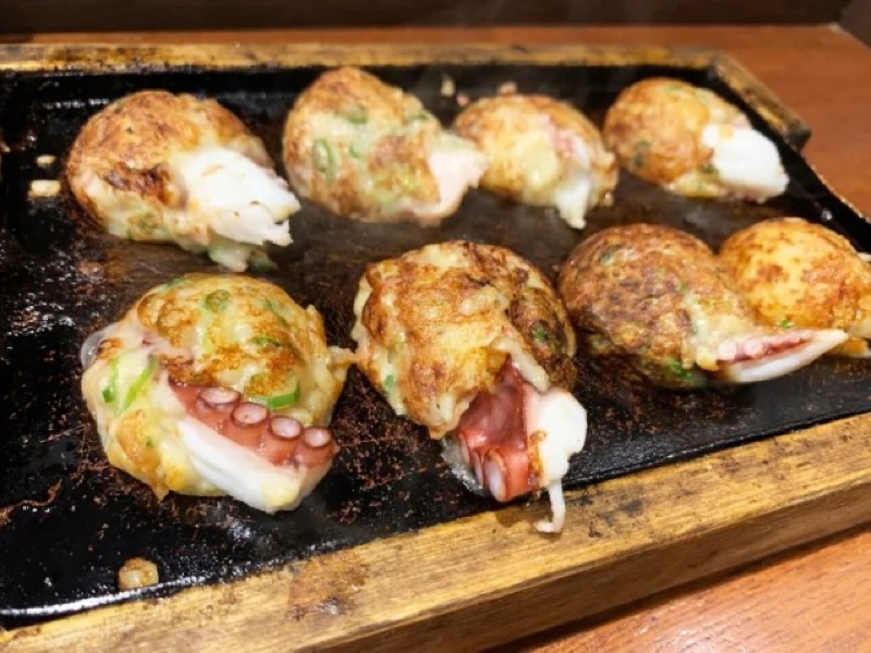 Takoyaki Kukuru in Dotonbori, Osaka