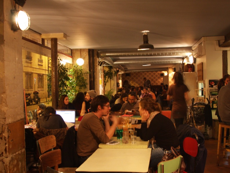 Les Pères Populaires bistro in Paris 20th arrondissement