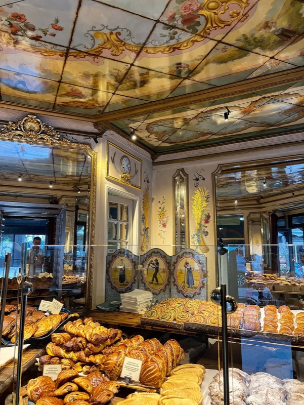 Du Pain et des Idées in Paris