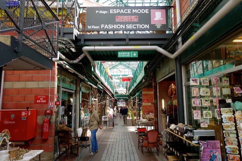 Marché Dauphine in Saint-Ouen (inside Les Puces)