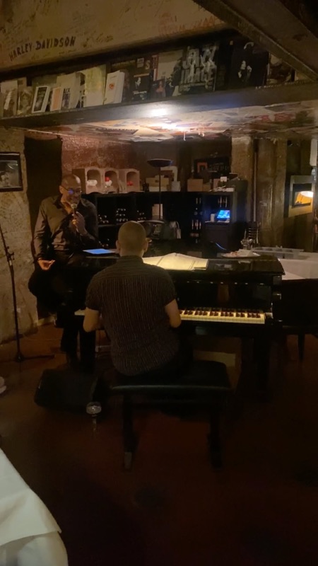 Chez Papa Jazz Club in Paris