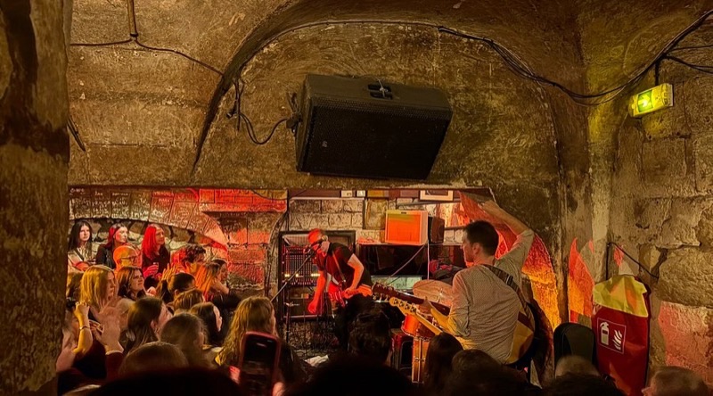 L'Apostrophe in 10th arr. — 17 Rue Château Landon