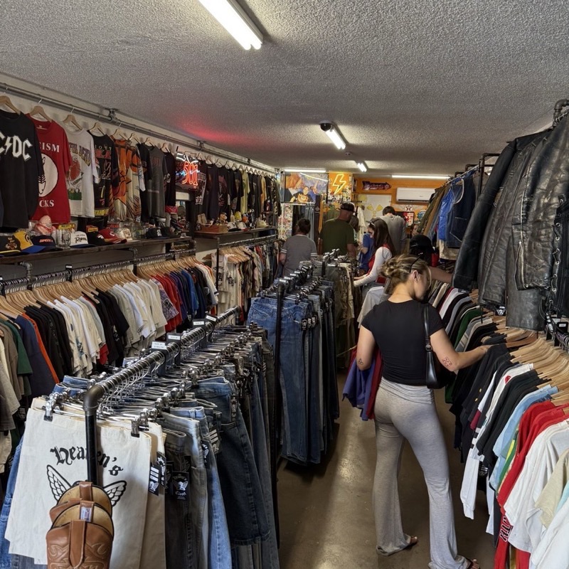 Mid-Century Modern Etc. in Melrose District — For lovers of classic design, Mid-Century Modern Etc. is a must-visit. This spec