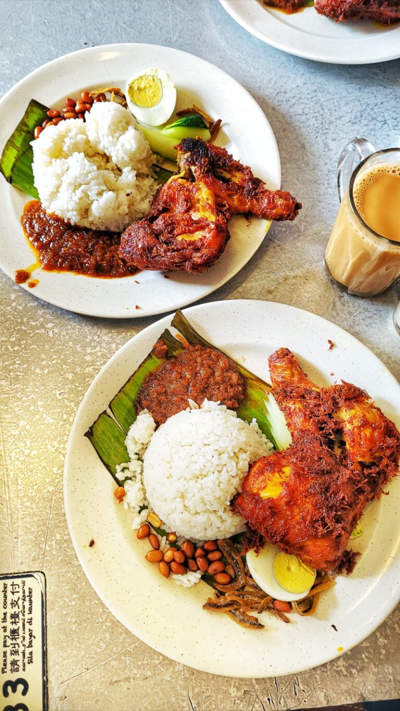 Ali Muthu and Ah Hock nasi lemak Ara Damansara