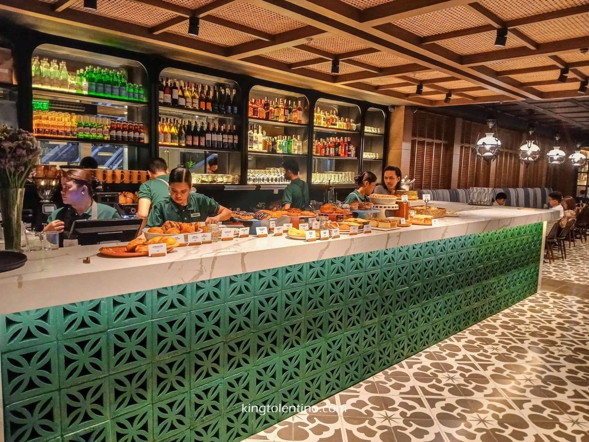 George and Onnie's kurobota sinigang in Makati