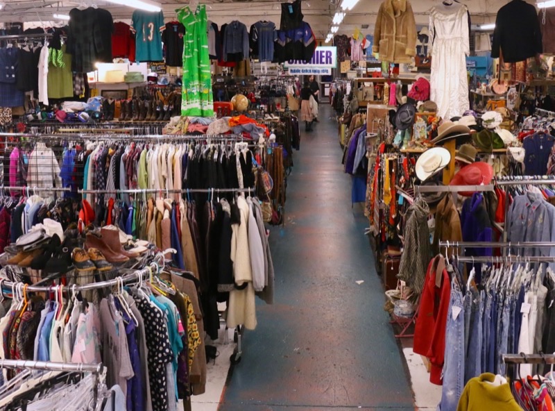 House of Vintage in Hawthorne — This massive multi-dealer collective on Hawthorne offers an unparalleled selecti