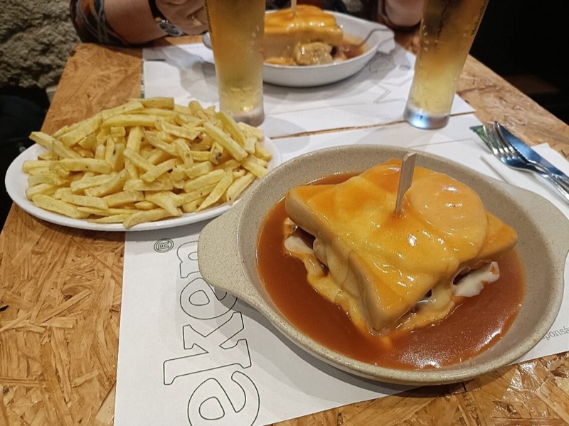 Lemos Café Francesinhas in Boavista, Porto
