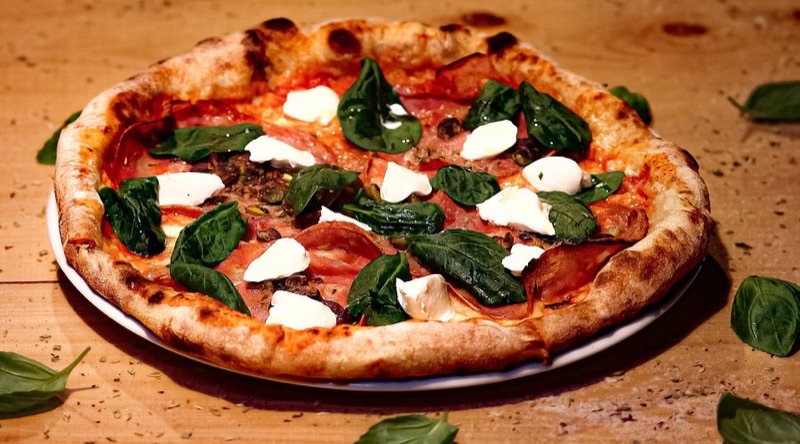 Pizza D'Oro in Baixa — Pizza D'Oro offers a casual and convenient spot in the Baixa district for classi