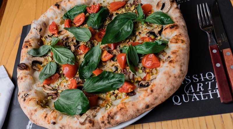 Pizzeria Antonio Mezzero in Cedofeita — Widely regarded as Porto's premier Neapolitan pizzeria, Antonio Mezzero brings a