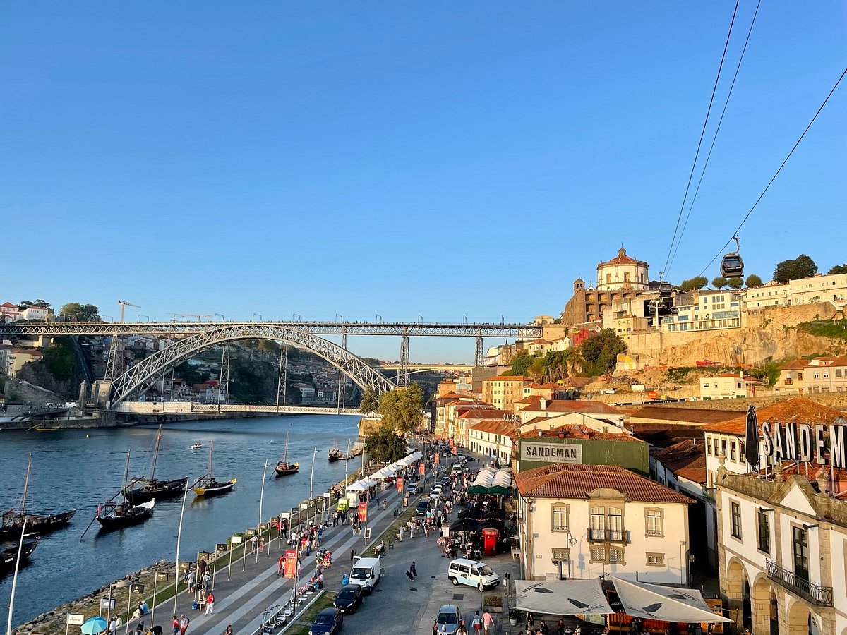 Espaço Porto Cruz in Vila Nova de Gaia waterfront