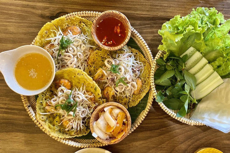 Bánh Xèo Cây Bàng in Bình Thạnh Saigon