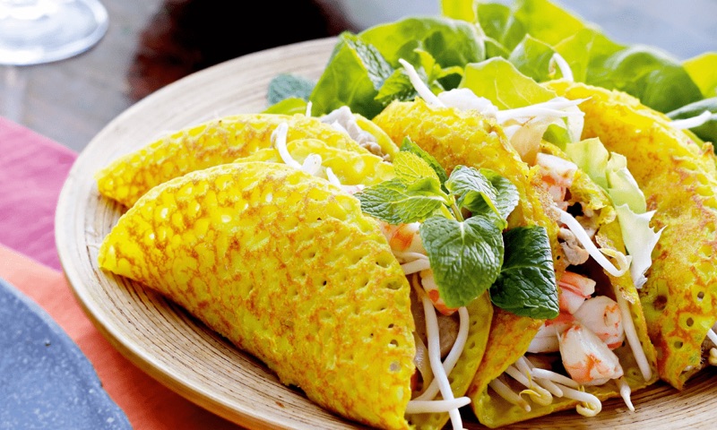 Bánh Xèo Nga street-side in District 3 Saigon