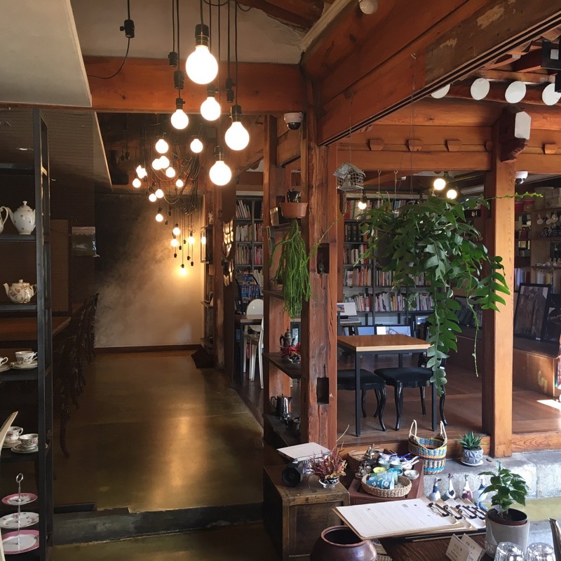 5 Best Bookshop Cafés in Samcheong-dong
