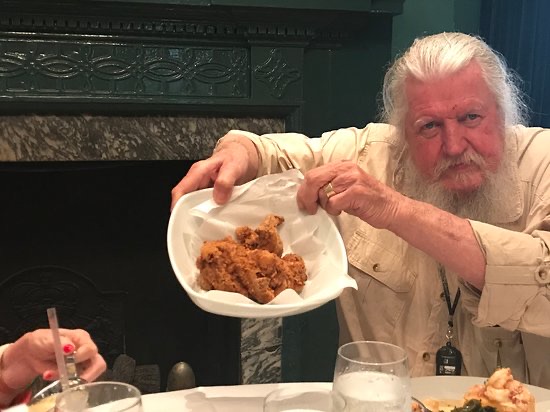 The Olde Pink House in Historic District — Housed in a stunning 18th-century mansion, The Olde Pink House offers an elegant