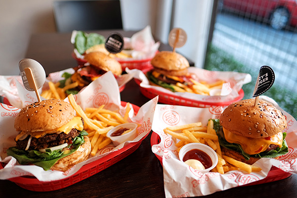 Macy's Burger Seolleung in Yeoksam-dong, Gangnam-gu — Macy's Burger is a local favorite known for its straightforward, delicious, and 