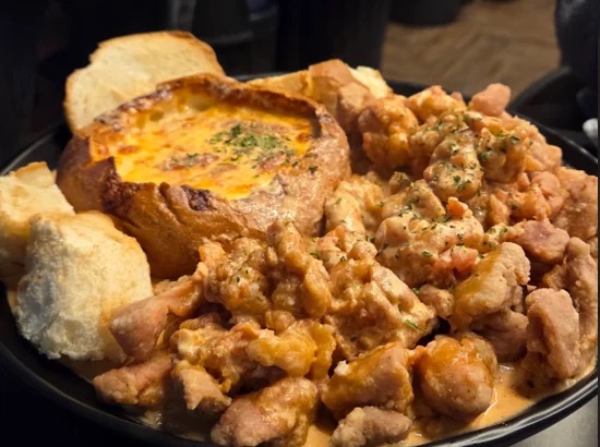 The Frypan Gangnam Station in Gangnam — The Frypan revolutionized Korean fried chicken by focusing on boneless, perfectl