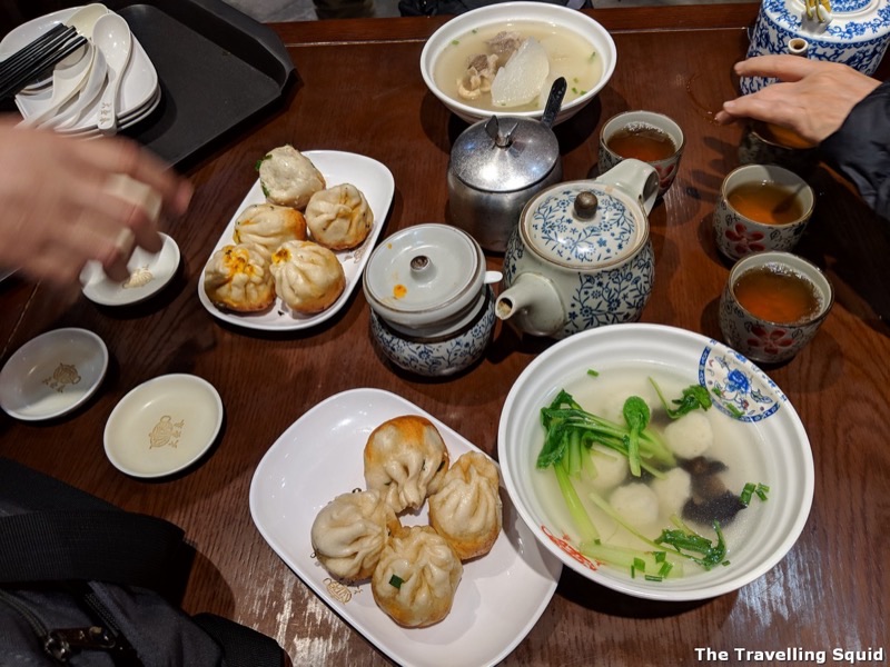 Da Hu Chun in Huangpu (Yunnan South Rd) — A rival to Yang's in the shengjianbao world, Da Hu Chun offers a different, equa