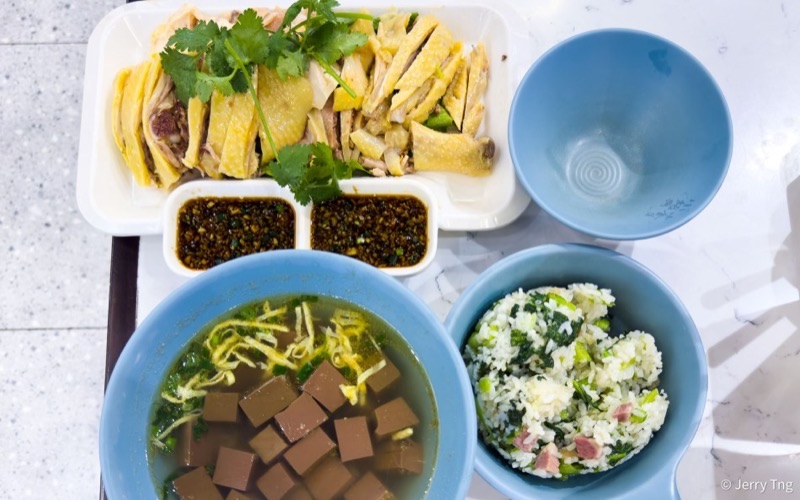 Xiao Shaoxing in Huangpu (Yunnan South Rd) — While primarily famous for its white-cut chicken, Xiao Shaoxing also serves a ra