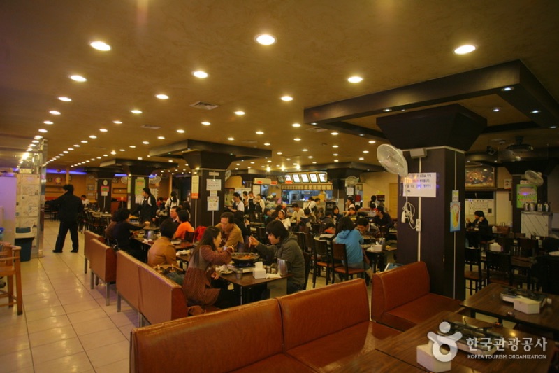 Mabongnim's Son's Tteokbokki in Sindang-dong, Seoul