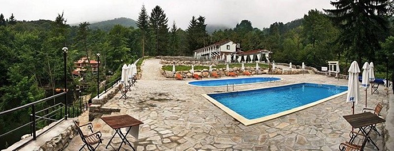 Nad Ezeroto (Над Езерото)