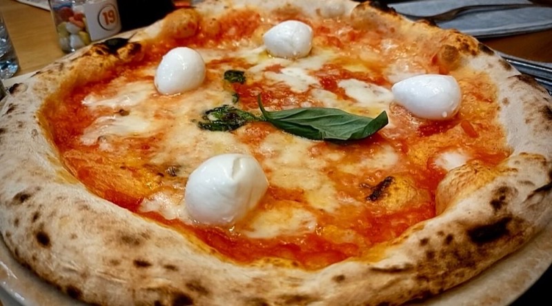 L'Opera Pizza e Cucina in Lozenets — L'Opera offers a sophisticated take on Neapolitan pizza, with a focus on premium
