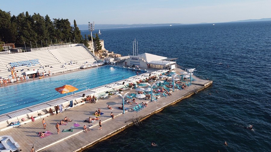 Jadran Beach Bar in Sustipan Park