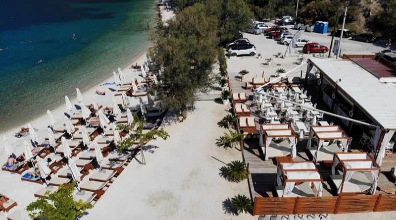 Joe's Beach Lounge & Bar in Kašjuni Beach (Marjan)
