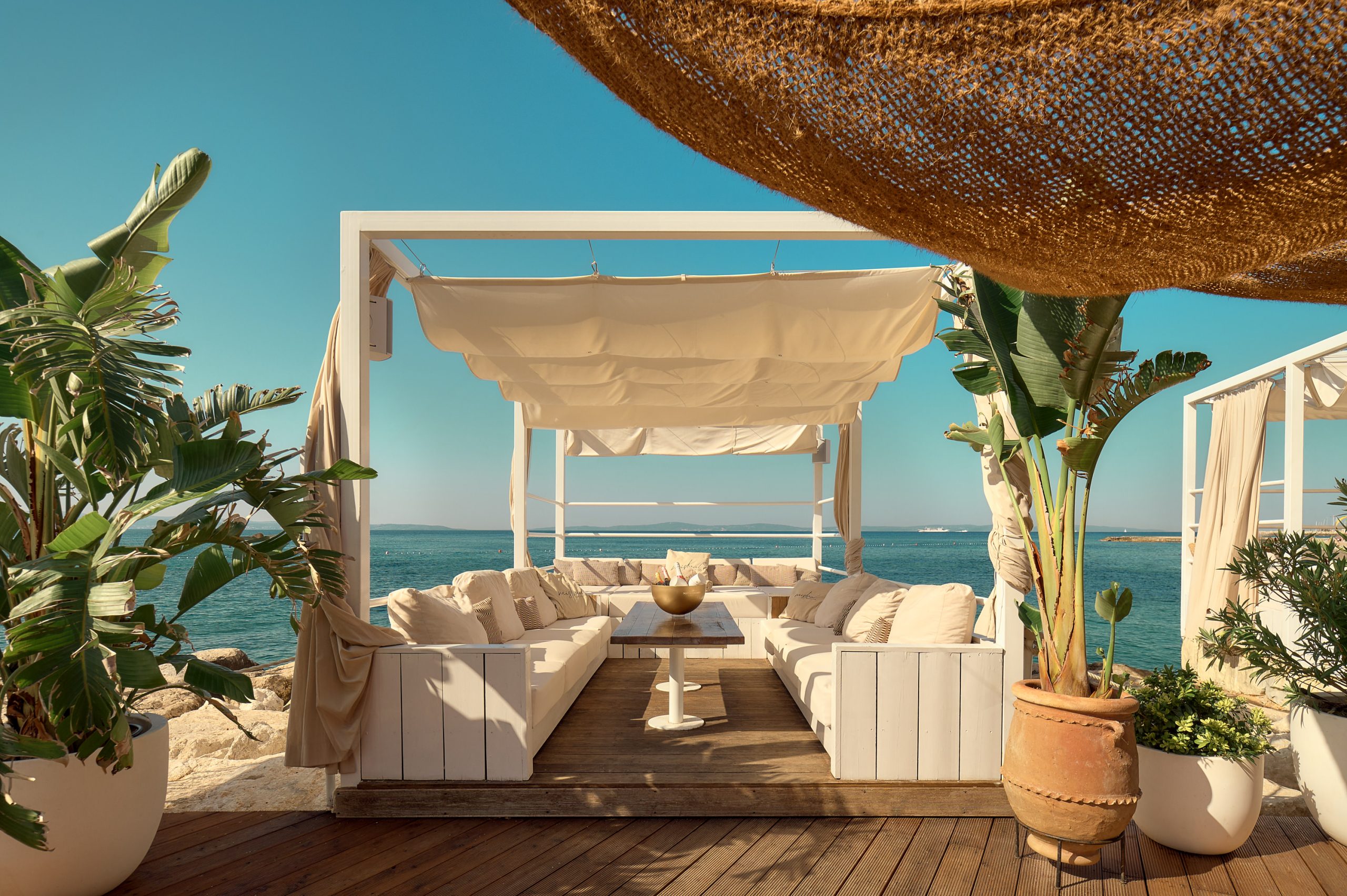 Mistral Beach Club in Trstenik (Radisson Blu)