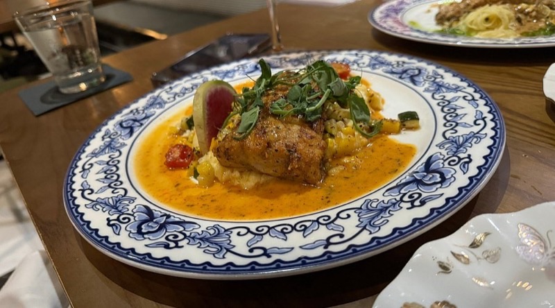 The Living Room in Maplewood — True to its name, The Living Room in Maplewood offers an incredibly cozy and inv