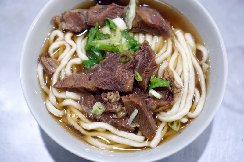 Jian Hong beef noodle soup in Taipei