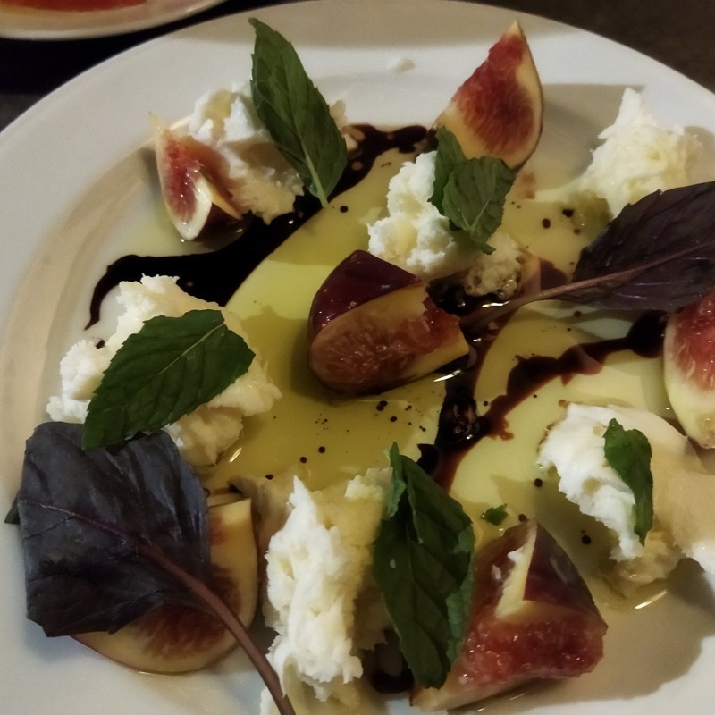 La Repubblica di Ronimotti in Yehuda Hamaccabi — La Repubblica di Ronimotti offers an elevated Roman-style pizza experience, focu